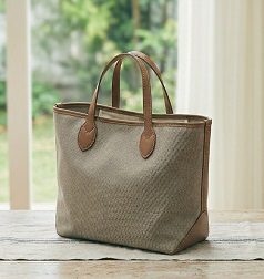 上品なグレージュのトートバッグ
