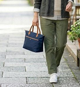 軽くて扱いやすい小さめトートバッグのイメージ